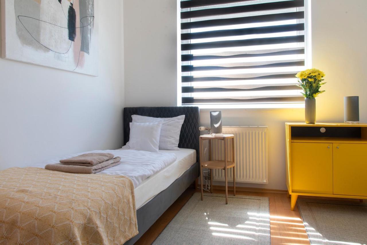Balaton Lakeside Residence Siofok Bagian luar foto