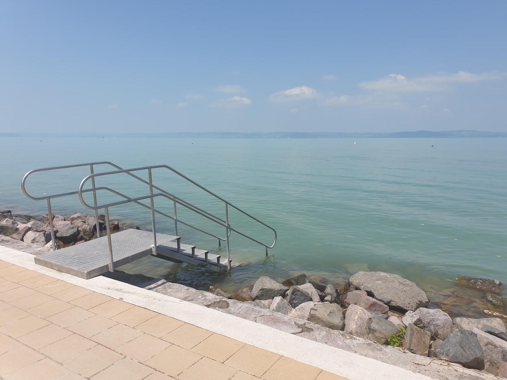 Balaton Lakeside Residence Siofok Bagian luar foto